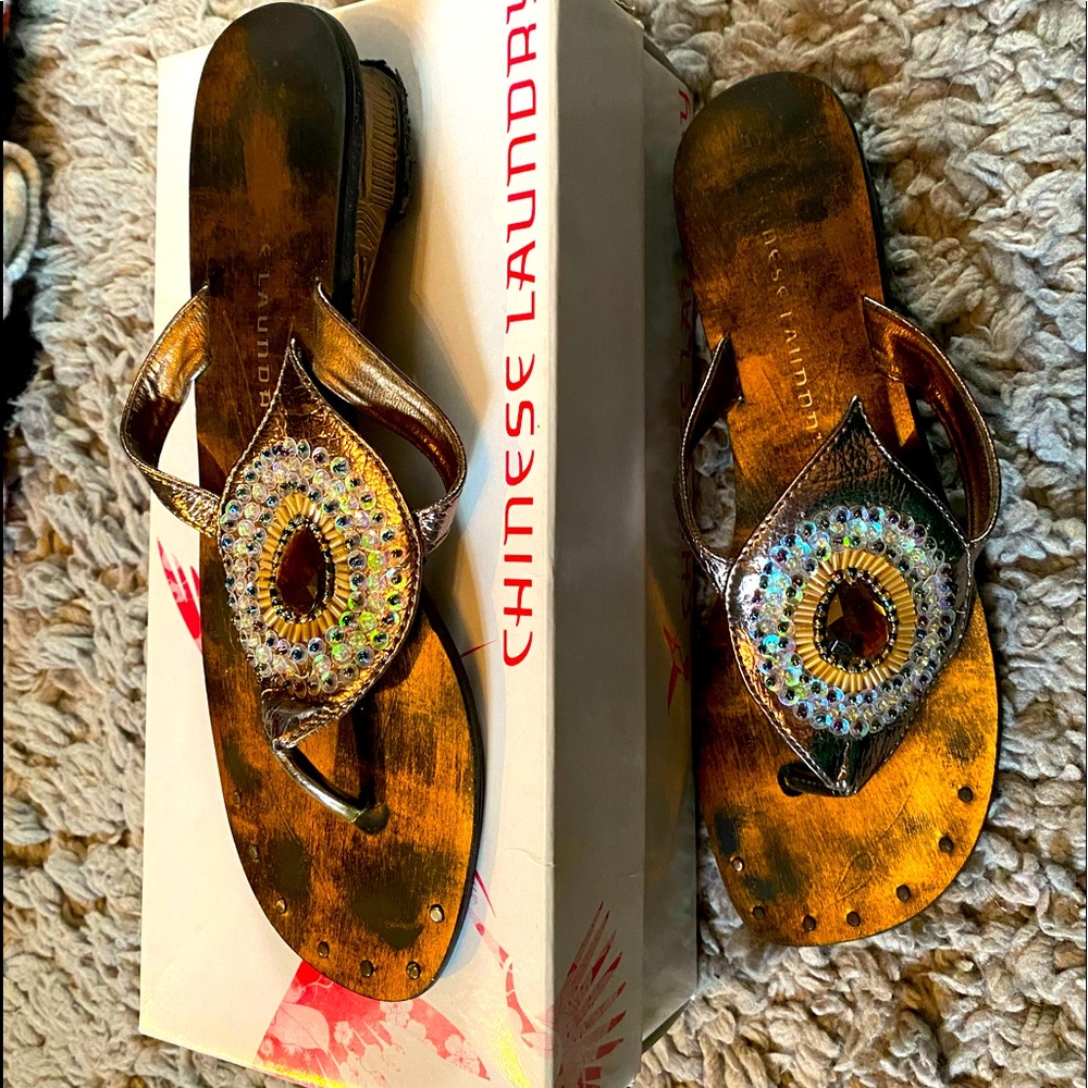 Chinese laundry sandals